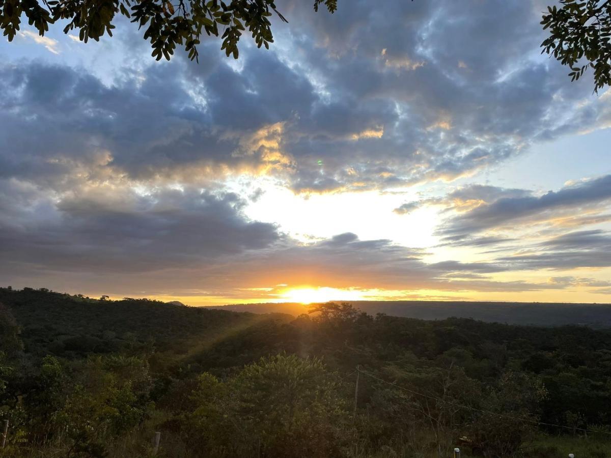 Chale Aconchegante, Pertinho Da Cidade E Conectada A Natureza Brazíliaváros Kültér fotó